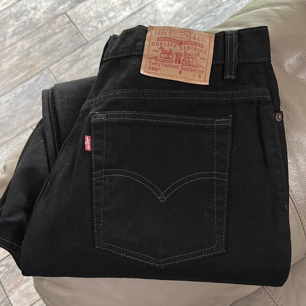Black  denim jeans ! Levi’s 💄